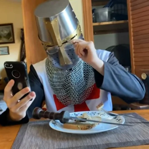 👑 Стикер «Random Crusader» для Telegram