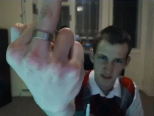 🖕 Стикер «міське звалище» для Telegram
