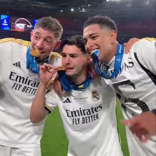 🤍 Стикер «Real Madrid» для Telegram