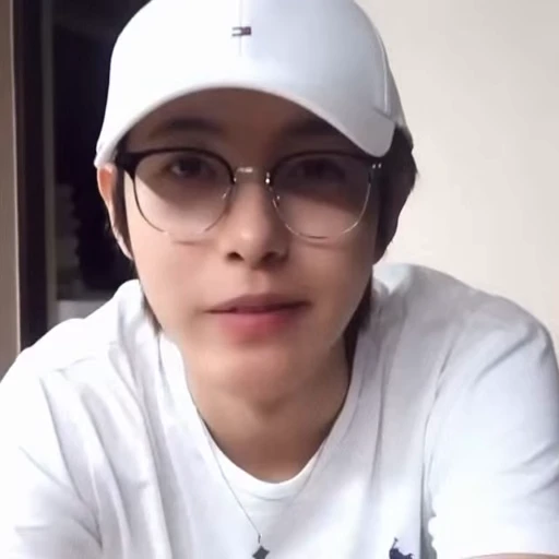 🦊 Стикер «ren huang» для Telegram