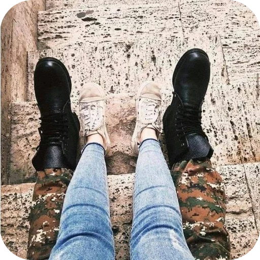 👟 Стикер «Related» для Telegram