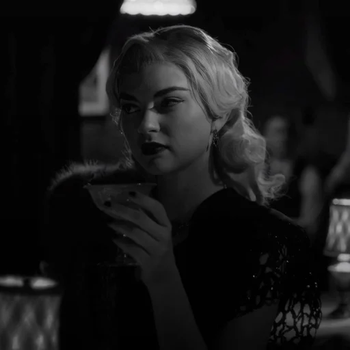 🌟 Стикер «lizzie saltzman» для Telegram