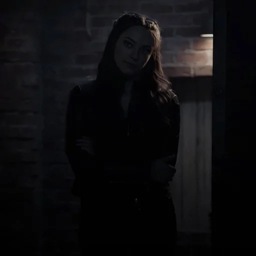 🌟 Стикер «lizzie saltzman» для Telegram
