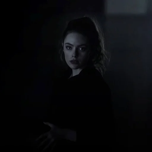 🌟 Стикер «lizzie saltzman» для Telegram