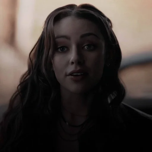 🌟 Стикер «lizzie saltzman» для Telegram