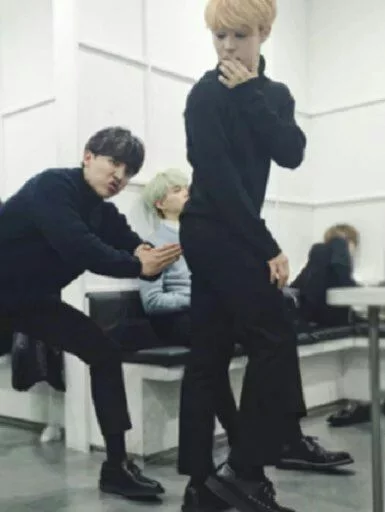 🍑 Стикер «Restive Bts» для Telegram