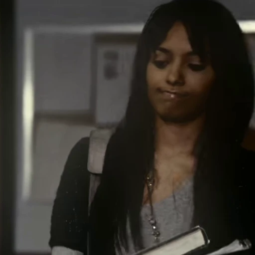 🥰 Стикер «Bonnie Bennett» для Telegram