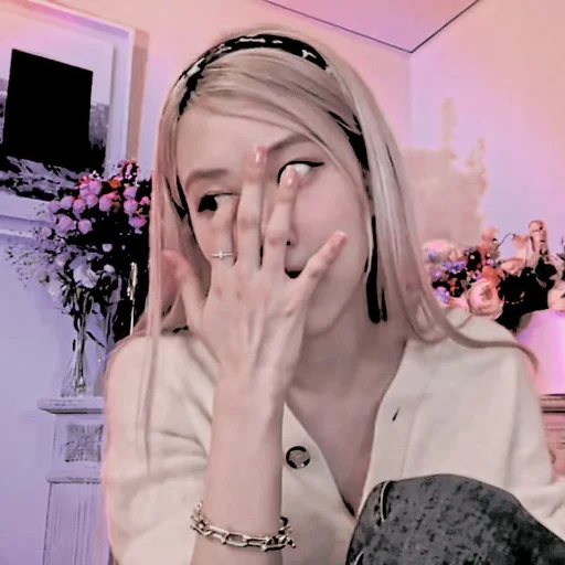 🍎 Стикер «alyra jellena» для Telegram