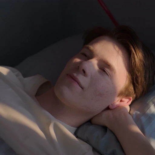 👑 Стикер «Young Royals» для Telegram