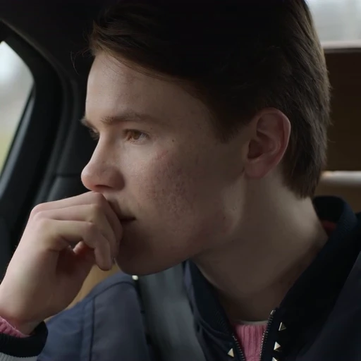 👑 Стикер «Young Royals» для Telegram
