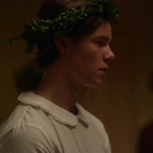 👑 Стикер «Young Royals» для Telegram