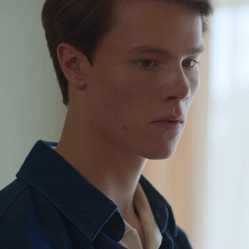 👑 Стикер «Young Royals» для Telegram