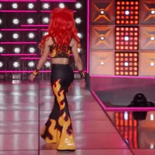 🚶‍♀️ Стикер «RPDR S15 E8» для Telegram