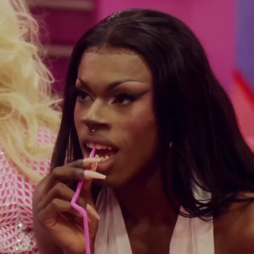 🧐 Стикер «RPDR S15 E8» для Telegram