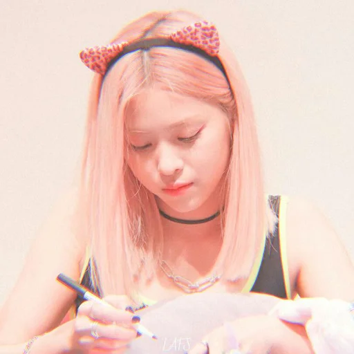 🐚 Стикер «Itzy» для Telegram
