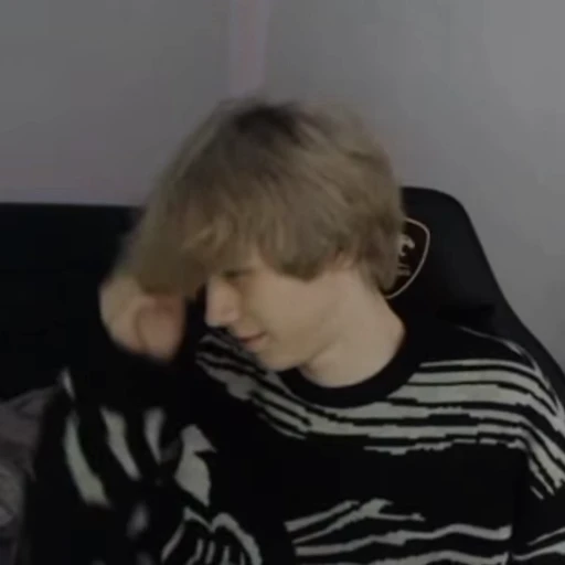 💗 Стикер «дилблин?..» для Telegram