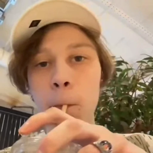 🫠 Стикер «дилблин?..» для Telegram