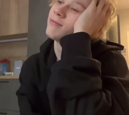 🥰 Стикер «дилблин?..» для Telegram