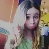 Стикер 13 Sabrina Carpenter