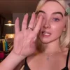 Стикер 44 Sabrina Carpenter