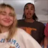 Стикер 16 Sabrina Carpenter