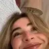 Стикер 24 Sabrina Carpenter