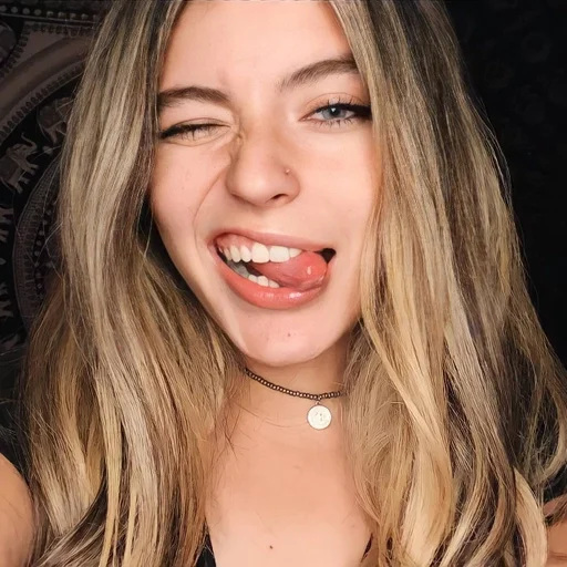 🥯 Стикер «Sabrina Quesada» для Telegram