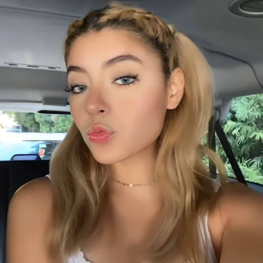 🥯 Стикер «Sabrina Quesada» для Telegram