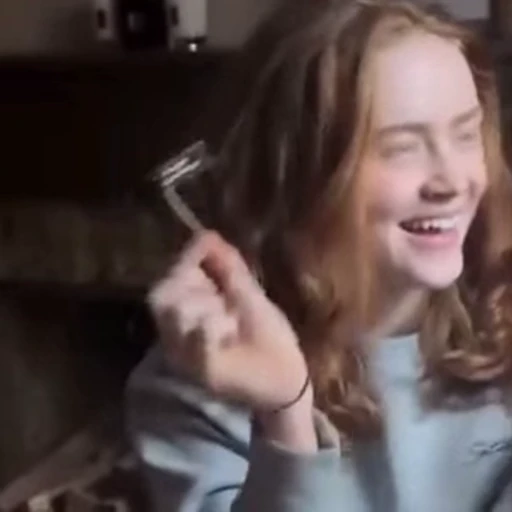 🤩 Стикер «Sadie Sink» для Telegram
