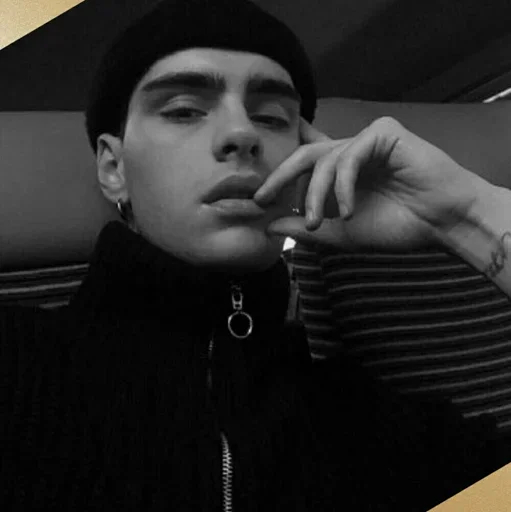 😙 Стикер «Sad or Happy» для Telegram