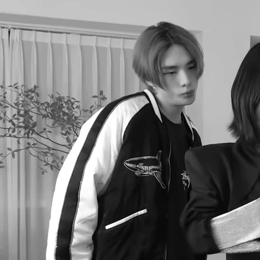 😌 Стикер «HWANG YE JI» для Telegram