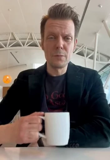 ☕️ Стикер «Sam Coffee Lake» для Telegram
