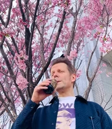 ☕️ Стикер «Sam Coffee Lake» для Telegram