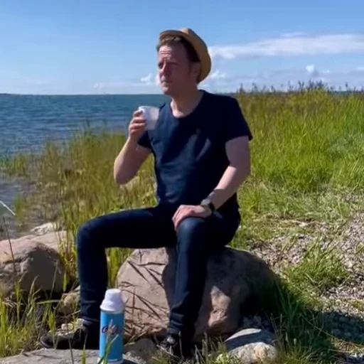 ☕️ Стикер «Sam Coffee Lake» для Telegram