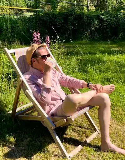 ☕️ Стикер «Sam Coffee Lake» для Telegram