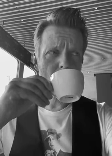 ☕️ Стикер «Sam Coffee Lake» для Telegram