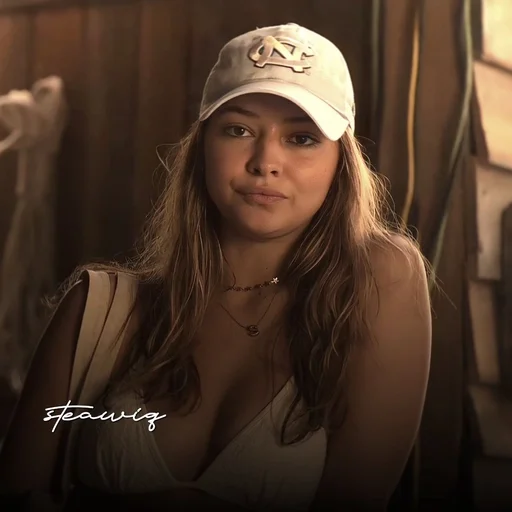 🌼 Стикер «Sarah Cameron» для Telegram