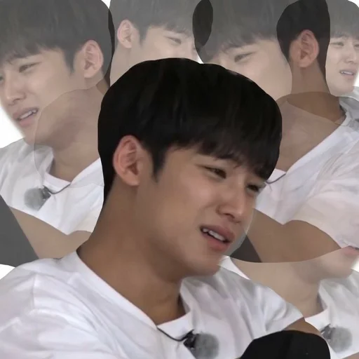 😭 Стикер «seventeen» для Telegram