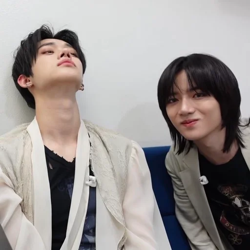 🌟 Стикер «txt the best boys» для Telegram