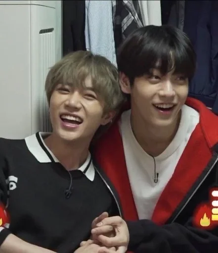 🌟 Стикер «txt the best boys» для Telegram