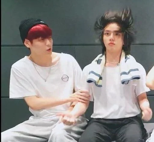 🌟 Стикер «txt the best boys» для Telegram