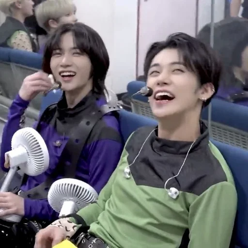 🌟 Стикер «txt the best boys» для Telegram