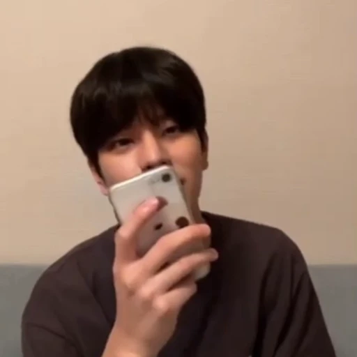 🦦 Стикер «-🦦 ; #seungmin / . .» для Telegram