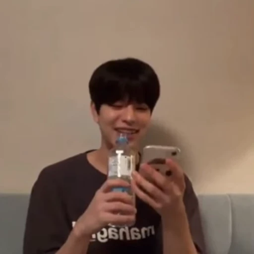 🦦 Стикер «-🦦 ; #seungmin / . .» для Telegram