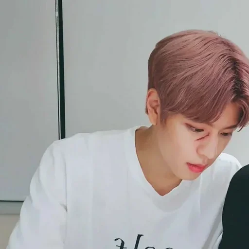 🐶 Стикер «seungmo» для Telegram