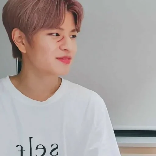 🐶 Стикер «seungmo» для Telegram