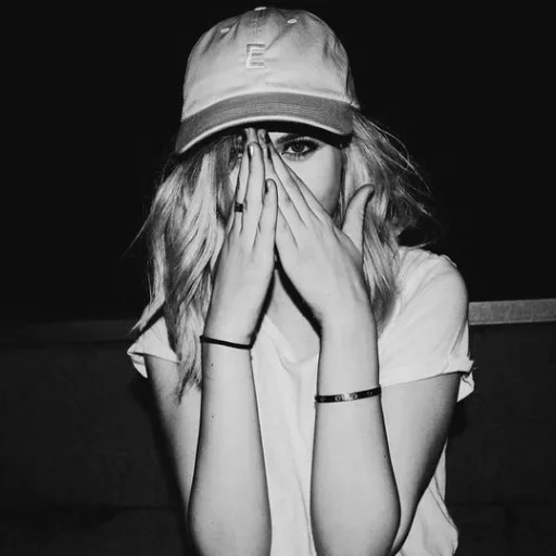 😰 Стикер «Sexy and Charm Faces» для Telegram