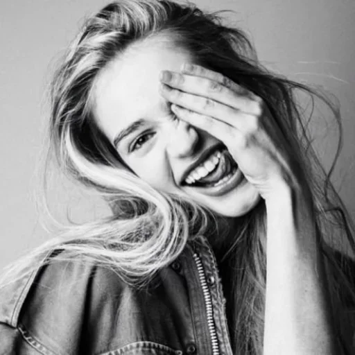 😢 Стикер «Sexy and Charm Faces» для Telegram