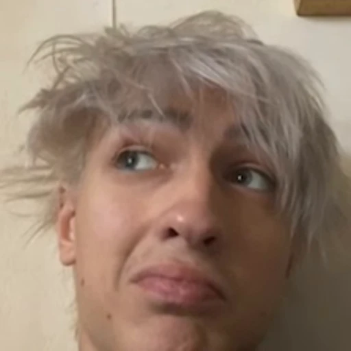 😰 Стикер «шайни ;» для Telegram