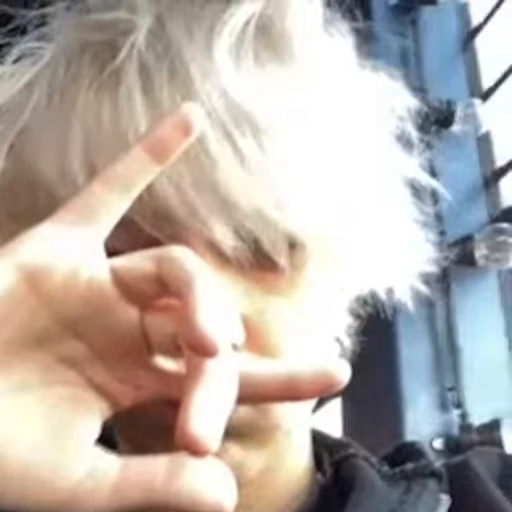 🤘 Стикер «шайни ;» для Telegram
